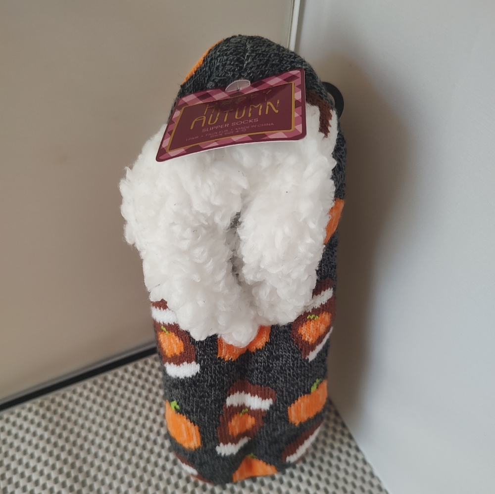 Happy Autumn Women's Shoe Size 4-10 Slipper Socks Pumpkin Pattern NWT